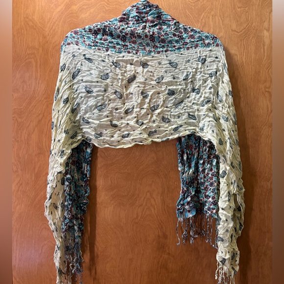 Accessories - Floral Patterned Scarf with Fringe